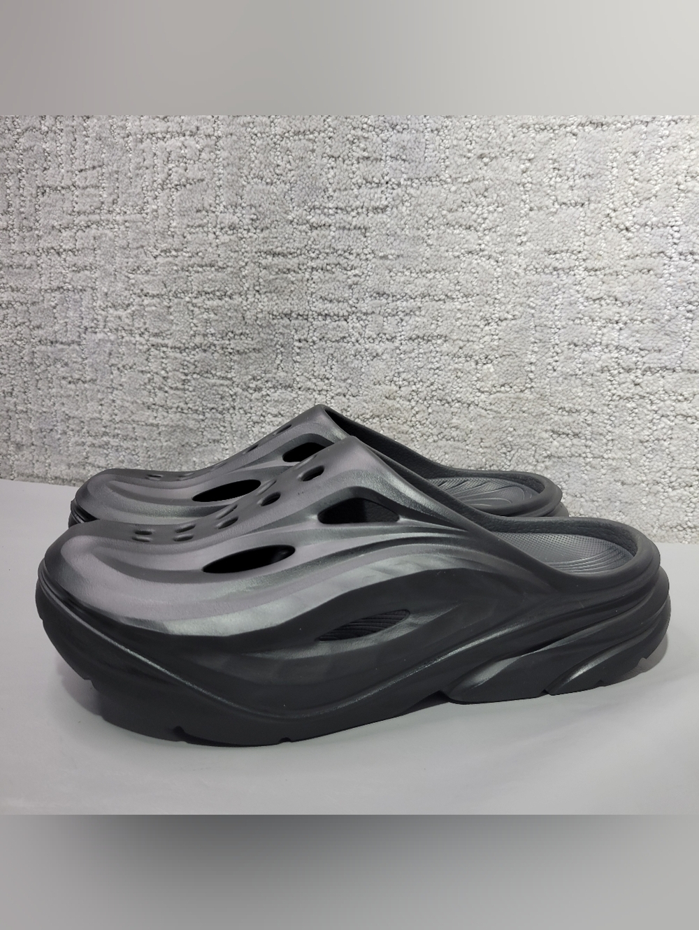 HOKA One Ora Unisex Size M9 W11 Black Recovery Breathable Comfort Slide Mules.